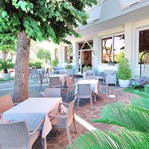 hotel-arianna.riccione-hotels.org/