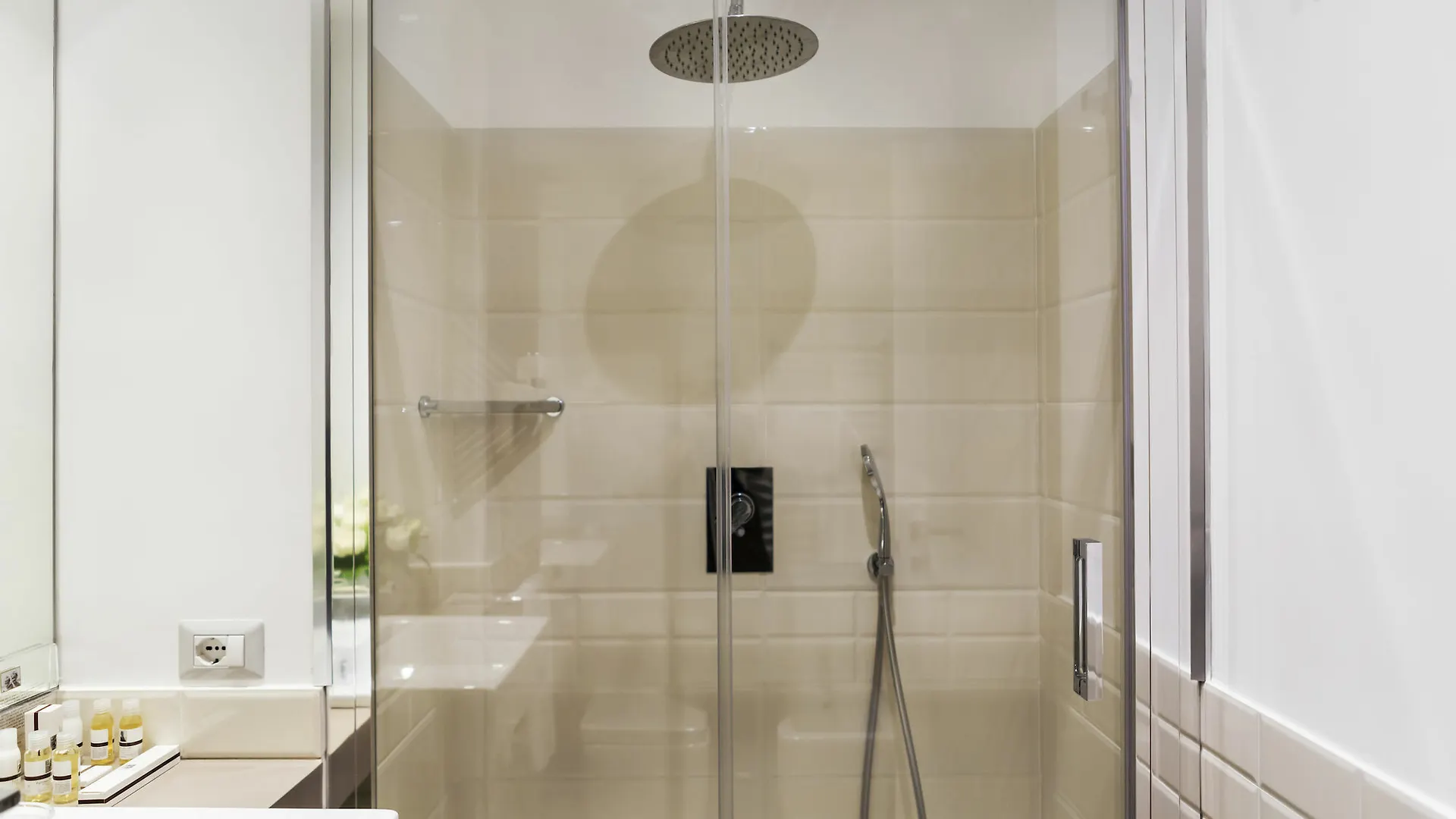 Lahouse Rome By Premium Suites Collection 3*,